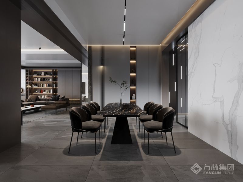餐廳背景墻十分簡單，用了簡潔的理石和柜子配合處理，餐桌和餐椅的顏色呼應 。